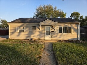 Building Photo - 202 S Hammes Ave