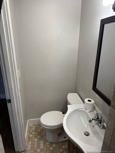 Building Photo - 842 Dorchester Ave