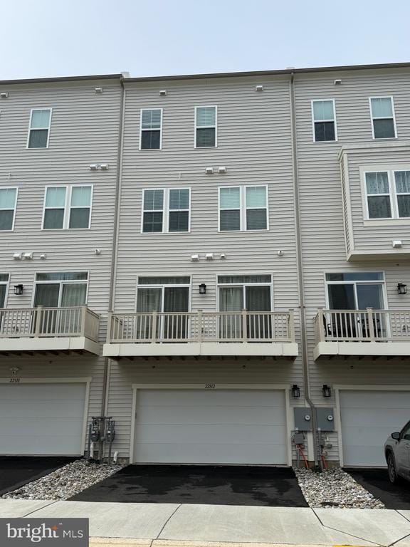 Building Photo - 22812 Tawny Pne Sq