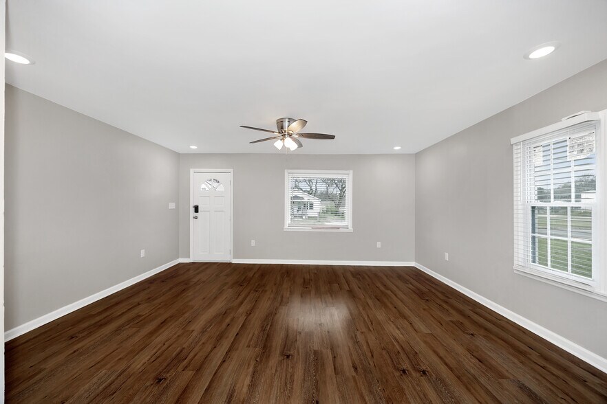 Building Photo - 2914 Battle Dr NW