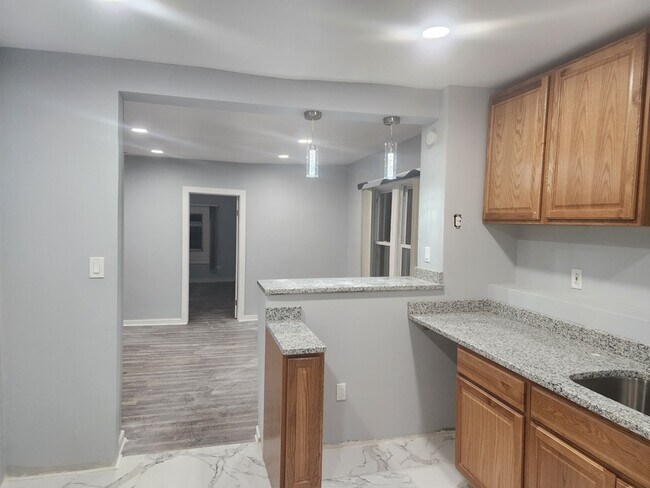 Building Photo - 10730 S Lafayette Ave