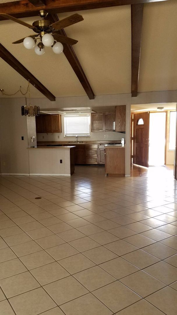 Building Photo - Home For Rent - Great Location on the Westside w/ Refrigerated Air!