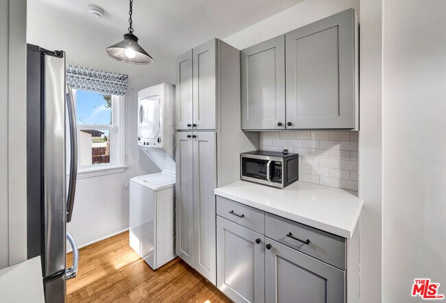 Building Photo - 10509 Wilsey Ave