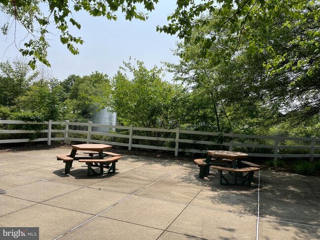 Building Photo - 46 Warwick Rd