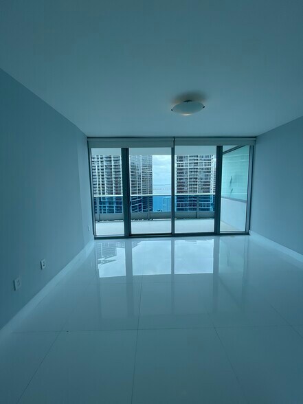 Building Photo - 200 Biscayne Boulevard Way