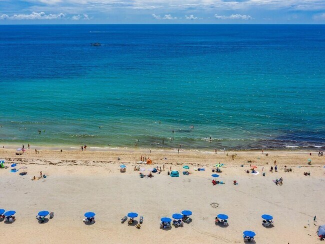 Building Photo - 701 SE 4th St