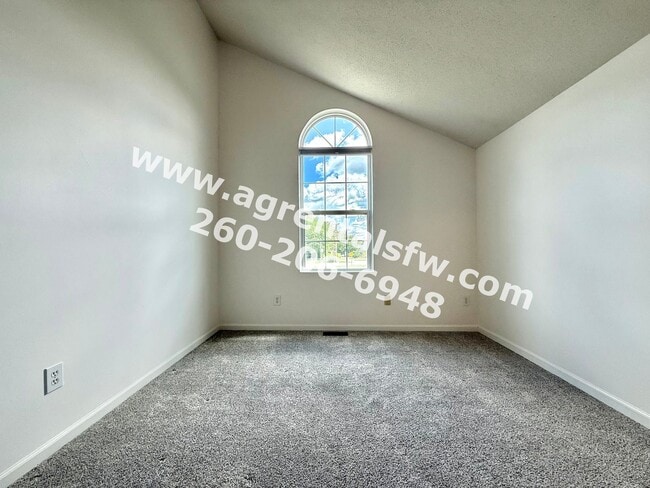 Building Photo - 2 Bedroom Villa