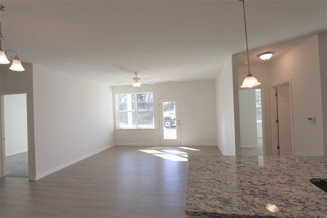 Building Photo - BEAUTIFUL 3BD 2.5 BTH Apartment home RAINTREE - Ballantyne Commons Pkwy - MOVE IN SPECIAL