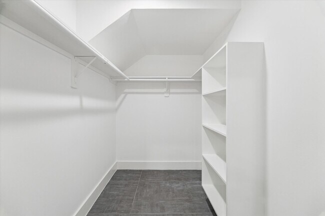 Building Photo - 2122 Oatfield Dr