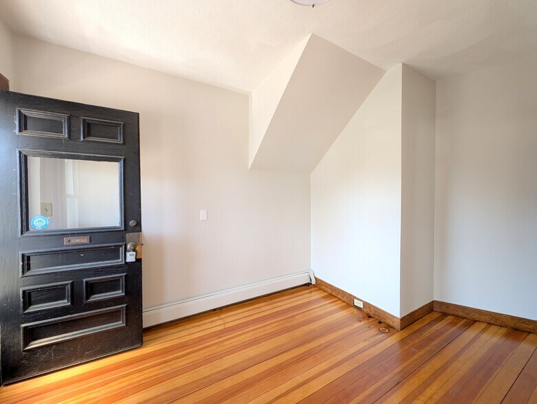 Building Photo - 29 Frederick Ave