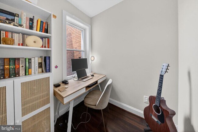 Building Photo - 1510 1st St NW