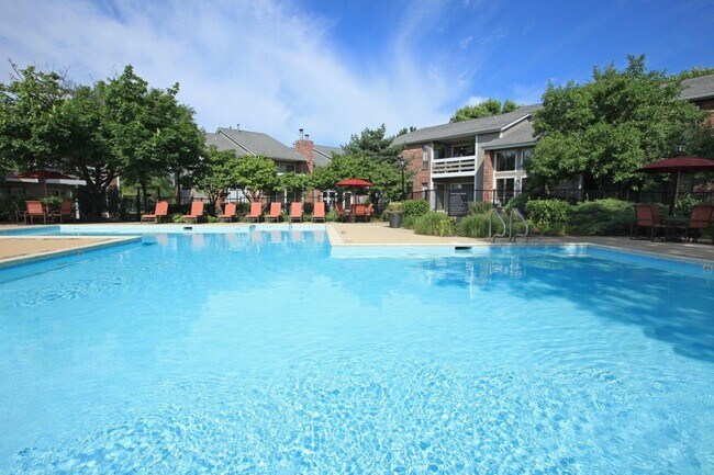 Building Photo - 6035 Stewart Dr