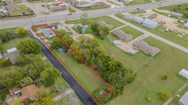 Building Photo - 806 Robinson Dr