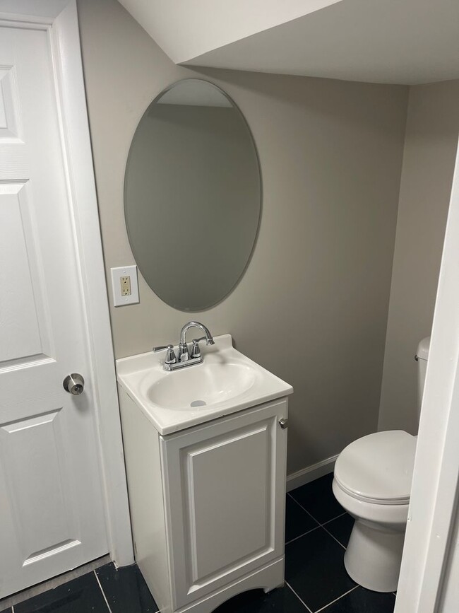 Building Photo - Newly remodeled 3 Bedroom 2.5 Bathroom House