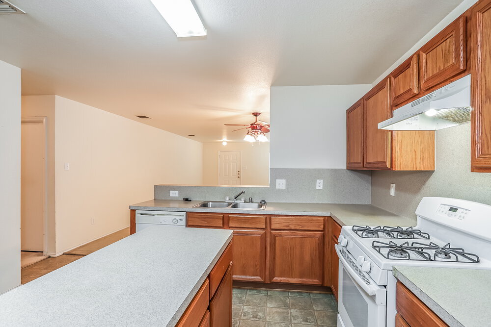 Building Photo - 20830 Banyan Crest Ln