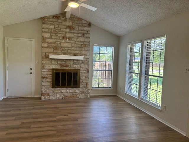 Building Photo - 702 Ranch Rd