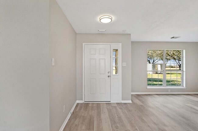 Building Photo - 2445 Woods Rd