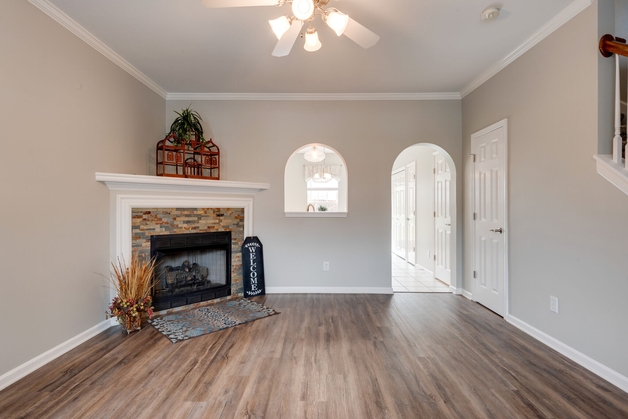 Beautiful Living Area - 1101 Downs Blvd