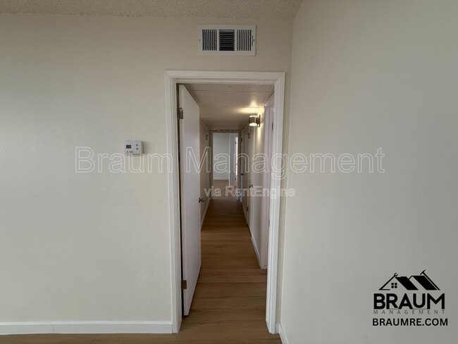 Building Photo - 5461 Kester Ave