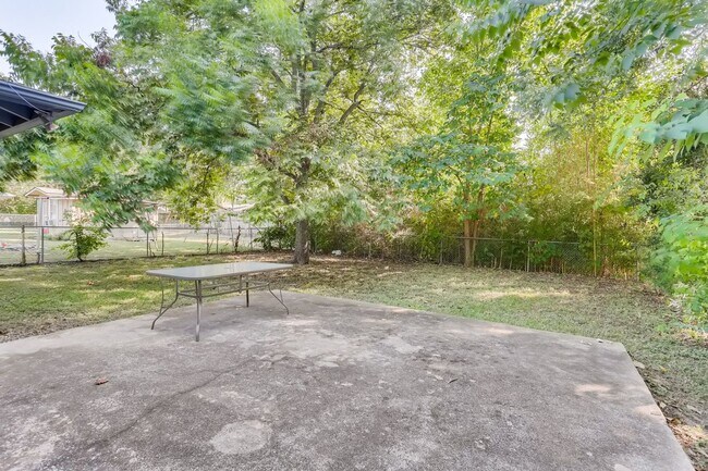 Building Photo - (**APP PENDING 06/13/23)  3 Bedroom / 1 Ba...