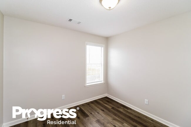 Building Photo - 8682 Overcup Oaks Dr