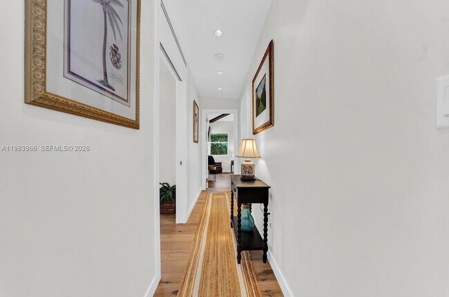 Building Photo - 1150 NE 91st St