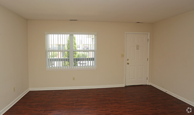 Interior Photo - Hudson Pointe