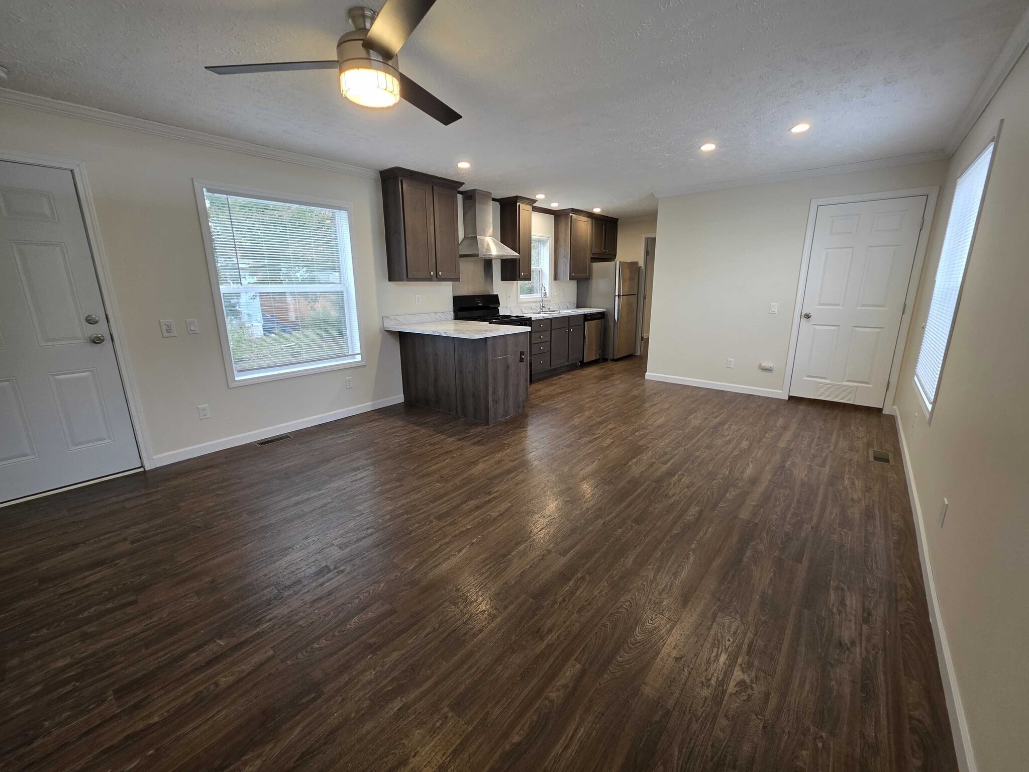 Building Photo - 3668 Willow Ct