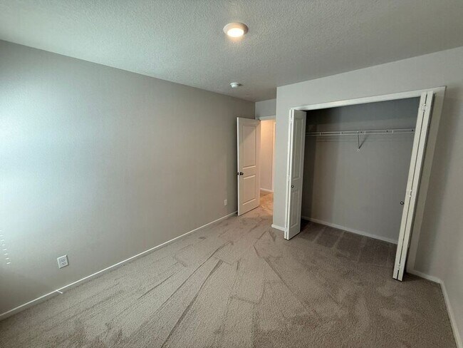Building Photo - 4820 Gray Ct NE
