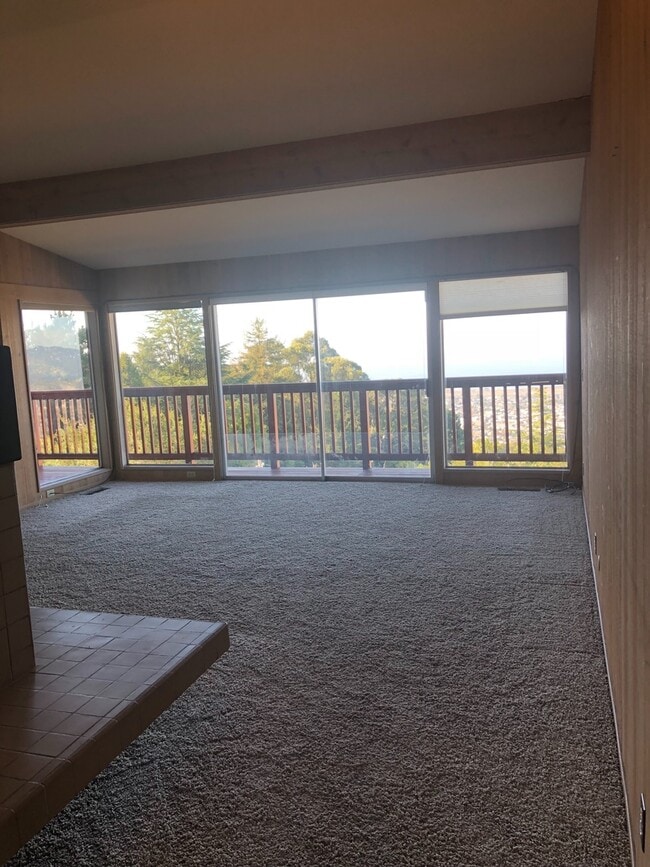 Building Photo - Lovely 3/2 home in the hills of El Cerrito with breathtaking views of the bay!