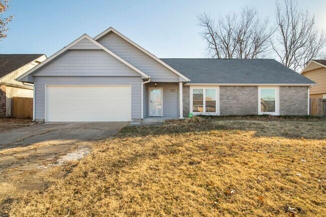 Primary Photo - 2823 S 138th E Ave