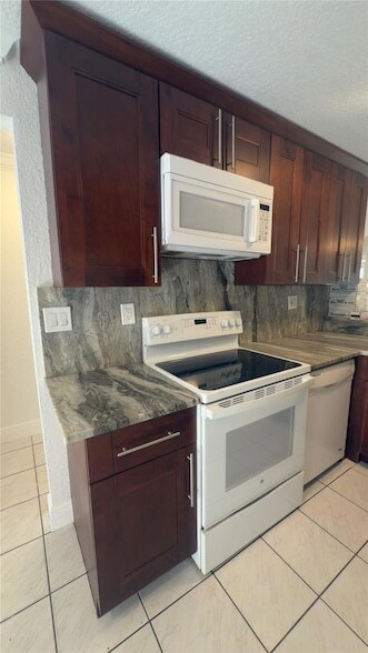Building Photo - 873 Crystal Lake Dr