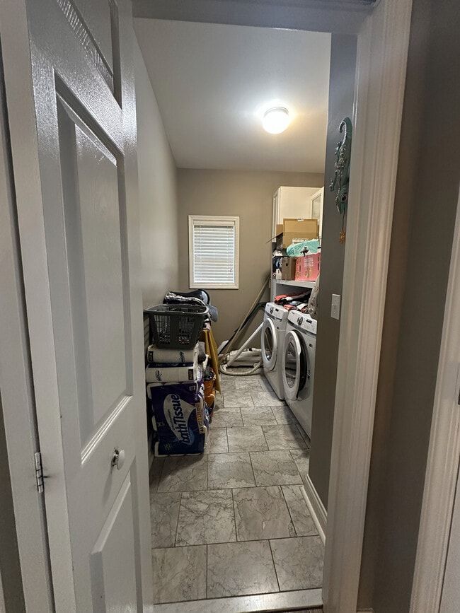 Building Photo - 2424 Calendula Rd