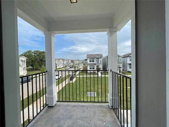 Building Photo - 2205 Arendale Dr