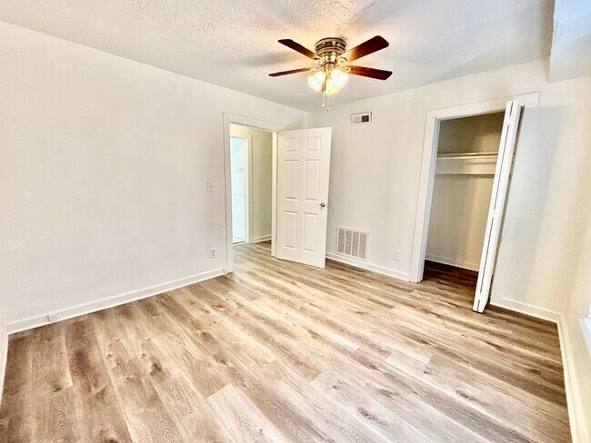 Building Photo - 3810-3812 Central St.