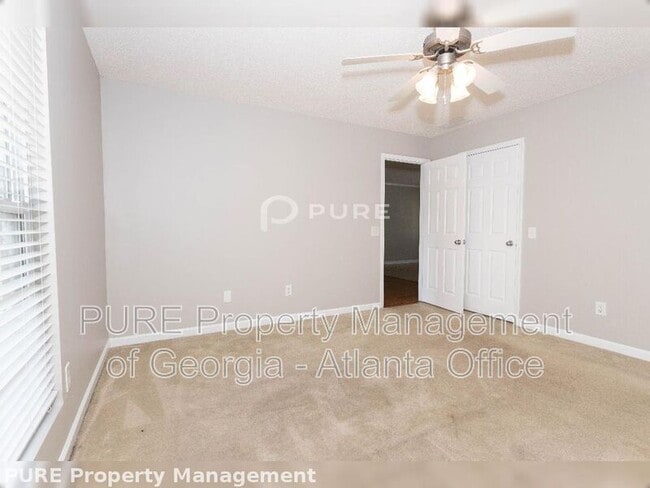 Building Photo - 553 Scrooch Ct