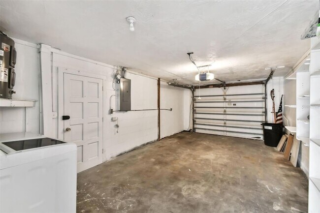 Building Photo - 3248 Rock Valley Dr