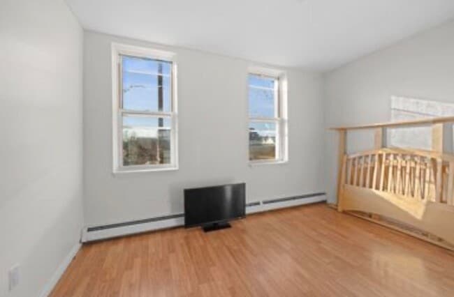 Building Photo - 365 Broadway