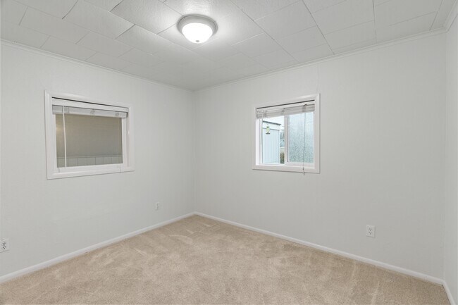 Building Photo - 208 S Chehalis St