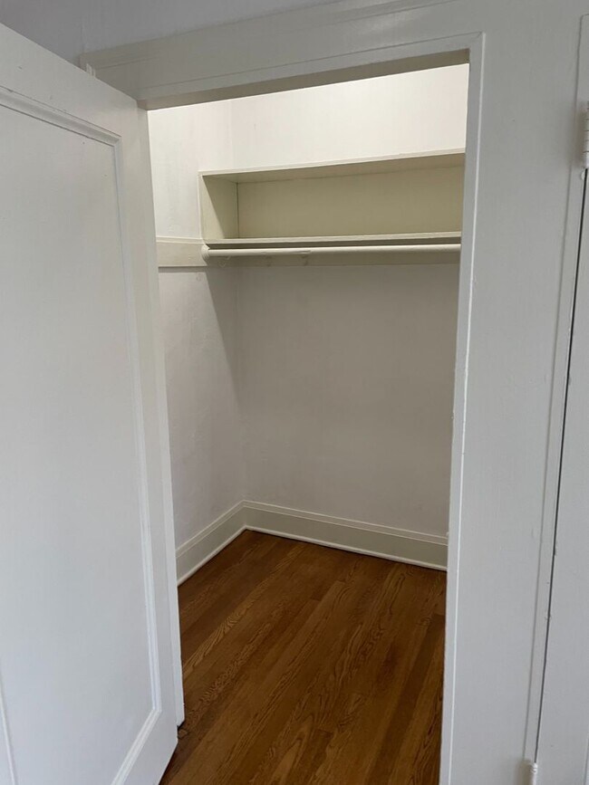 Building Photo - Brand new Studio near Downtown