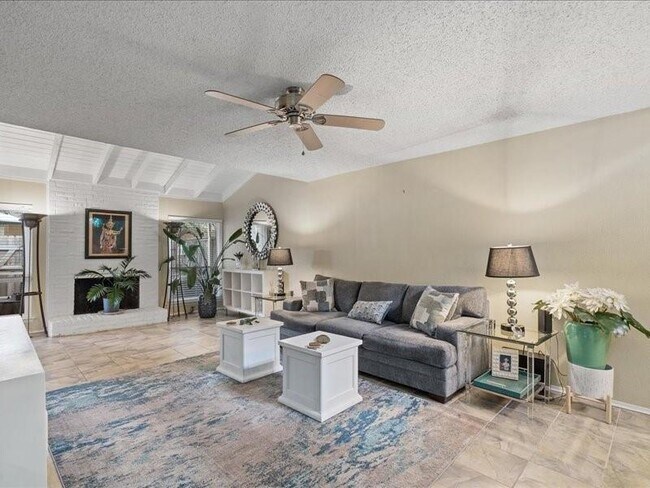 Building Photo - 1607 Coronado Hills Dr