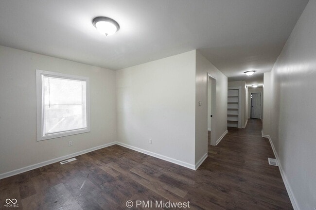 Building Photo - 512 N Chester Ave