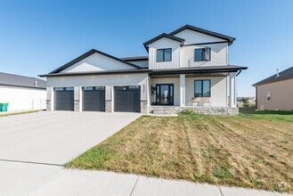 Building Photo - Beautiful Single Family Home in North Bism...