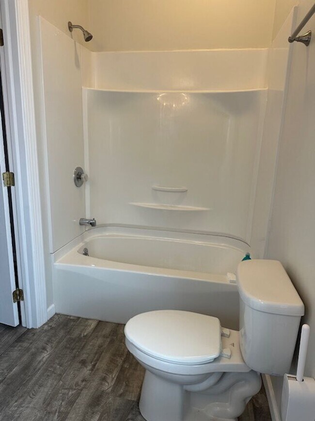 Building Photo - 136-138 W Main Ave-136