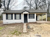 Building Photo - 2 Bed/1 Bath Home for Rent in Brandon!