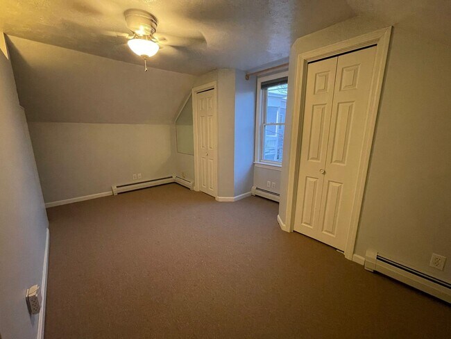 Building Photo - 114 Walnut St