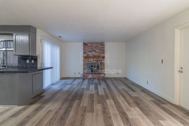 Building Photo - 2828 Smoke Tree Cir