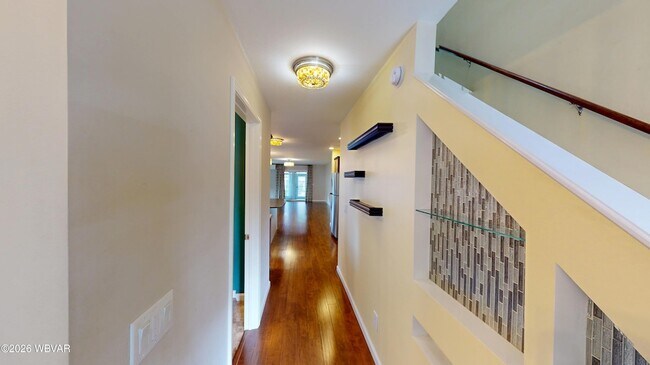Building Photo - 118 N 3rd St