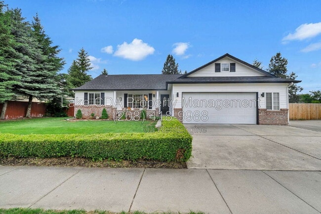 Building Photo - 2082 E Greenleaf Ln