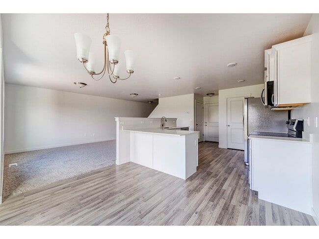 Building Photo - 539 W 1520 S